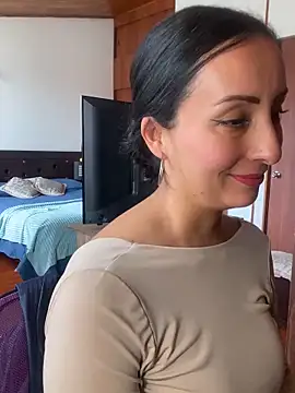 Snapshot of yaralyminjo2 chatting on 03.13.25 yaralyminjo2 online show from 03.13.25