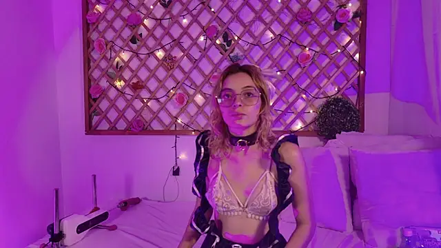 Snapshot of anietorres chatting on 01.04.25 anietorres online show from 01.04.25