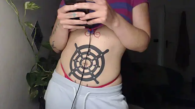 Snapshot of kinkyspirali chatting on 10.24.25 kinkyspirali online show from 10.24.25