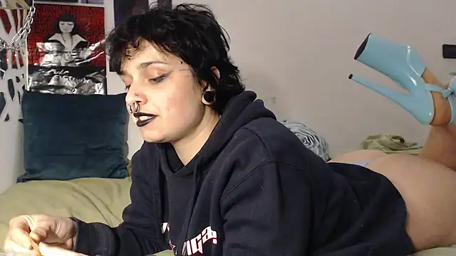 kinkyspirali online show from 12.16.25