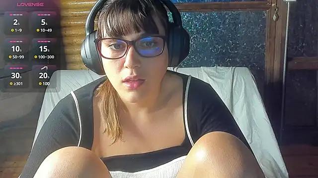 Snapshot of soysara15 chatting on 03.11.25 soysara15 online show from 03.11.25