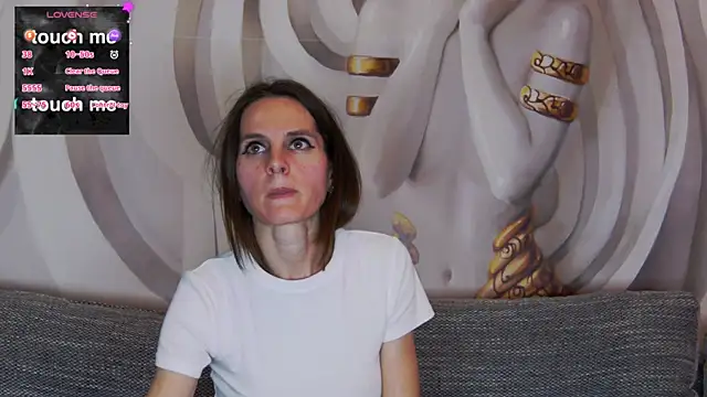 hailey peach online show from 03.02.25