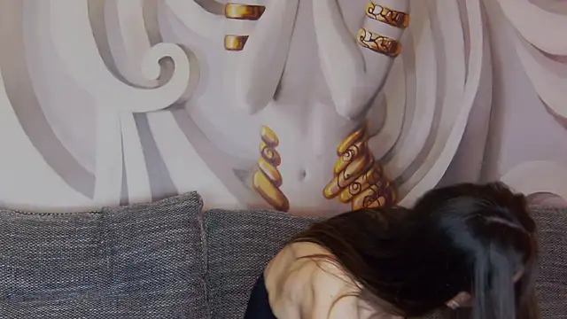 hailey peach online show from 02.21.26