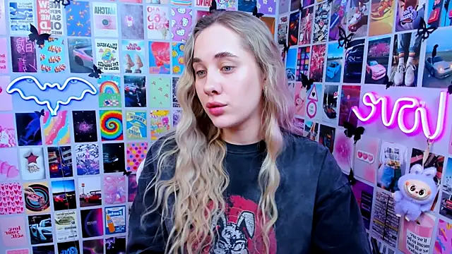 MiaMilas online show from 02.24.26