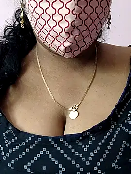 Snapshot of mallu-sumi chatting on 05.26.26 mallu-sumi online show from 05.26.26