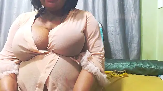 Snapshot of NaughtyNicoleXX2 chatting on 05.25.26 NaughtyNicoleXX2 online show from 05.25.26