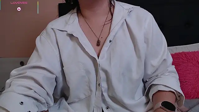 May Carlier online show from 09.13.25