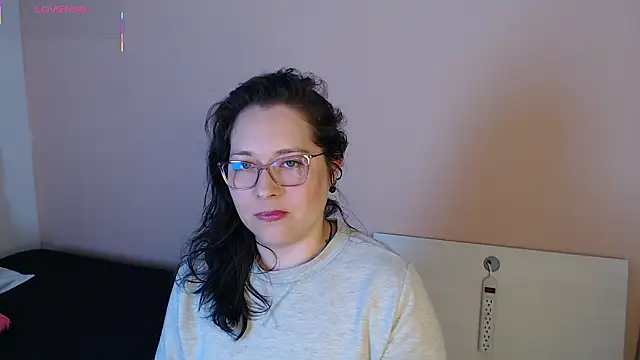 May Carlier online show from 02.03.26