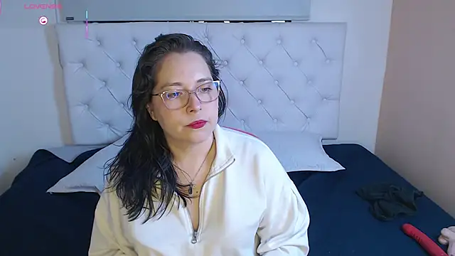 May Carlier online show from 02.07.26