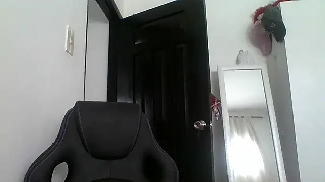 Anne kis online show from 01.08.25