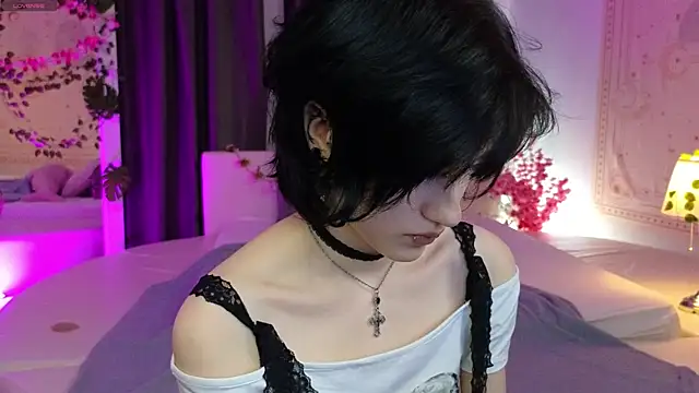 dark vamp  online show from 02.28.25