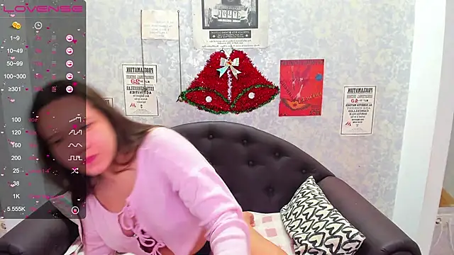 Snapshot of Mira_Karter chatting on 12.18.24 Mira Karter online show from 12.18.24