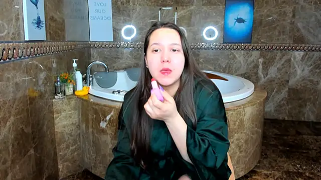 Snapshot of Mira_Karter chatting on 03.05.25 Mira Karter online show from 03.05.25