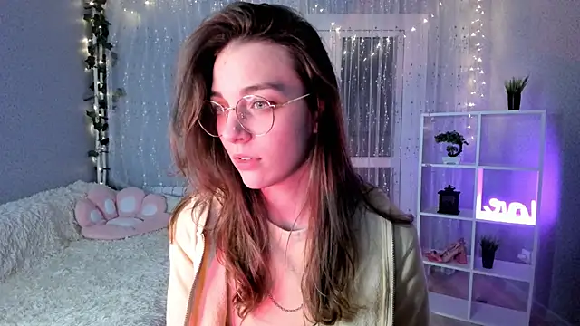 Snapshot of AraCopple chatting on 12.20.24 AraCopple online show from 12.20.24