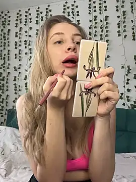 Kitty Katrine online show from 01.15.25