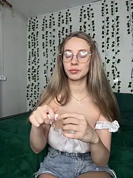 Kitty Katrine online show from 02.23.25