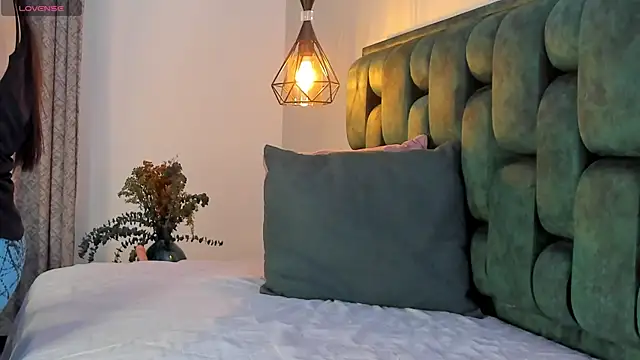 angelswets online show from 10.23.25