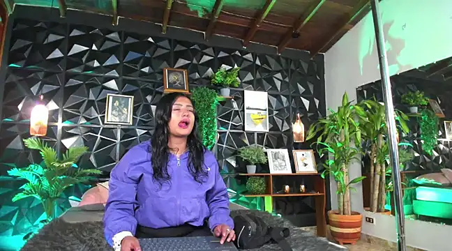 Snapshot of karla_999 chatting on 03.19.25 karla 999 online show from 03.19.25