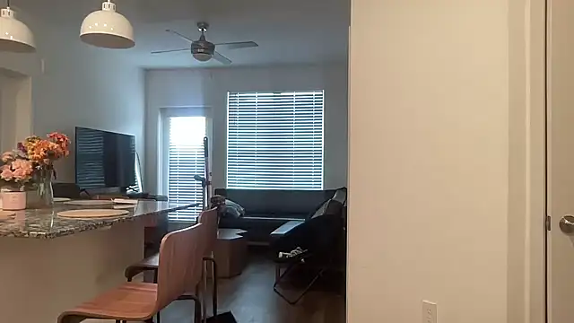 Snapshot of AveryJ99 chatting on 12.15.24 AveryJ99 online show from 12.15.24