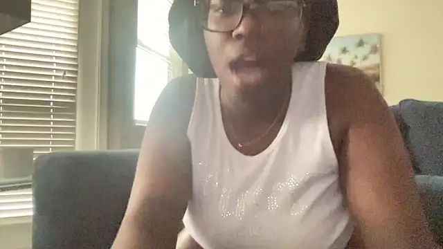 Snapshot of AveryJ99 chatting on 04.06.26 AveryJ99 online show from 04.06.26