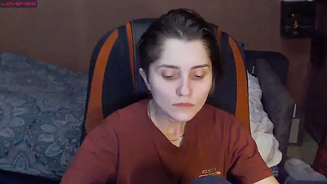 womanstrong78 online show from 02.28.25