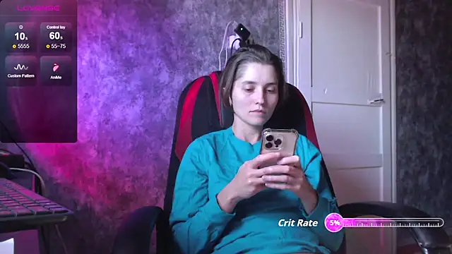 womanstrong78 online show from 09.20.25