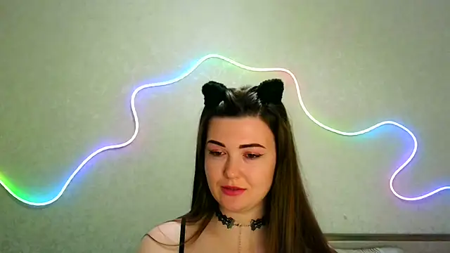 Snapshot of SeductiveTati chatting on 06.17.26 SeductiveTati online show from 06.17.26