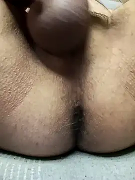 Snapshot of johngreece1 chatting on 12.25.24 johngreece1 online show from 12.25.24