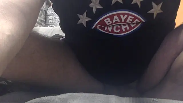 Snapshot of johngreece1 chatting on 02.10.25 johngreece1 online show from 02.10.25