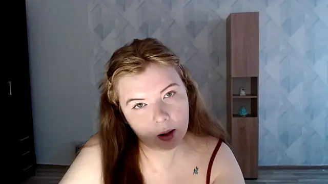 Snapshot of Melina_Hot9 chatting on 09.15.25 Melina Hot9 online show from 09.15.25