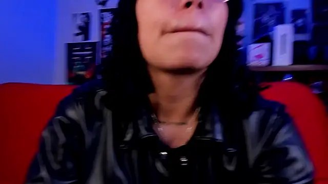 Snapshot of lilith-deveraux chatting on 04.20.26 lilith-deveraux online show from 04.20.26