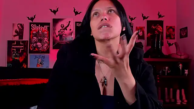 Snapshot of lilith-deveraux chatting on 04.28.26 lilith-deveraux online show from 04.28.26