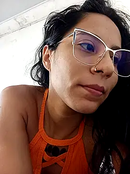 Karii-R online show from 12.16.25