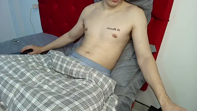 NicoDavisHere online show from 10.28.25