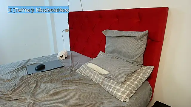 NicoDavisHere online show from 02.01.26