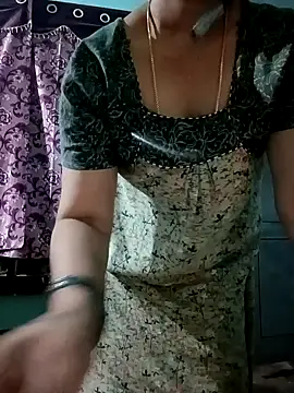 Snapshot of gunjan22 chatting on 12.02.24 gunjan22 online show from 12.02.24