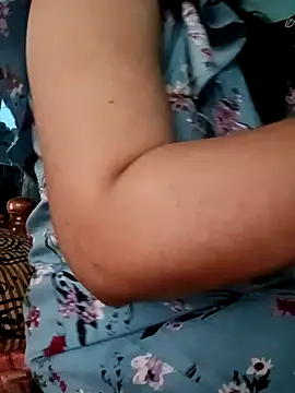 Snapshot of gunjan22 chatting on 12.04.24 gunjan22 online show from 12.04.24