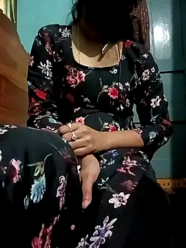 Snapshot of gunjan22 chatting on 12.29.24 gunjan22 online show from 12.29.24