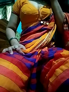 Snapshot of gunjan22 chatting on 01.05.25 gunjan22 online show from 01.05.25