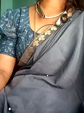 Snapshot of gunjan22 chatting on 01.14.25 gunjan22 online show from 01.14.25