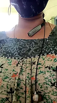 Snapshot of gunjan22 chatting on 02.01.25 gunjan22 online show from 02.01.25