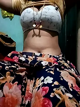 Snapshot of gunjan22 chatting on 02.20.25 gunjan22 online show from 02.20.25