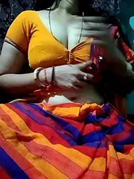 Snapshot of gunjan22 chatting on 03.05.25 gunjan22 online show from 03.05.25