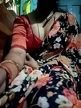 Snapshot of gunjan22 chatting on 03.08.25 gunjan22 online show from 03.08.25