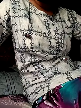 Snapshot of gunjan22 chatting on 03.15.25 gunjan22 online show from 03.15.25