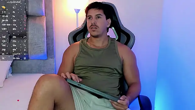 Snapshot of victor_vixen chatting on 05.19.26 victor vixen online show from 05.19.26