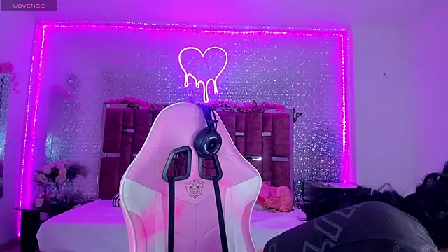 Snapshot of KylieVictoria chatting on 02.05.25 KylieVictoria online show from 02.05.25