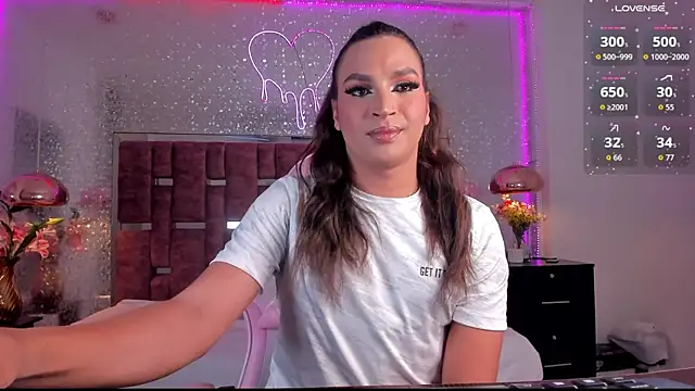 Snapshot of KylieVictoria chatting on 09.26.25 KylieVictoria online show from 09.26.25