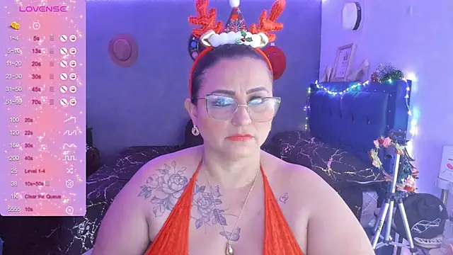 Snapshot of Ivonnee__ chatting on 12.22.24 Ivonnee   online show from 12.22.24