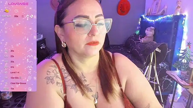 Snapshot of Ivonnee__ chatting on 12.30.24 Ivonnee   online show from 12.30.24